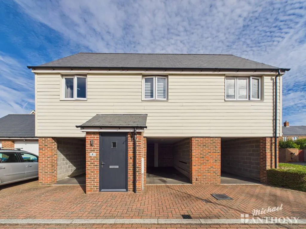 2 bed house for sale, Morello Close, Aylesbury, HP18