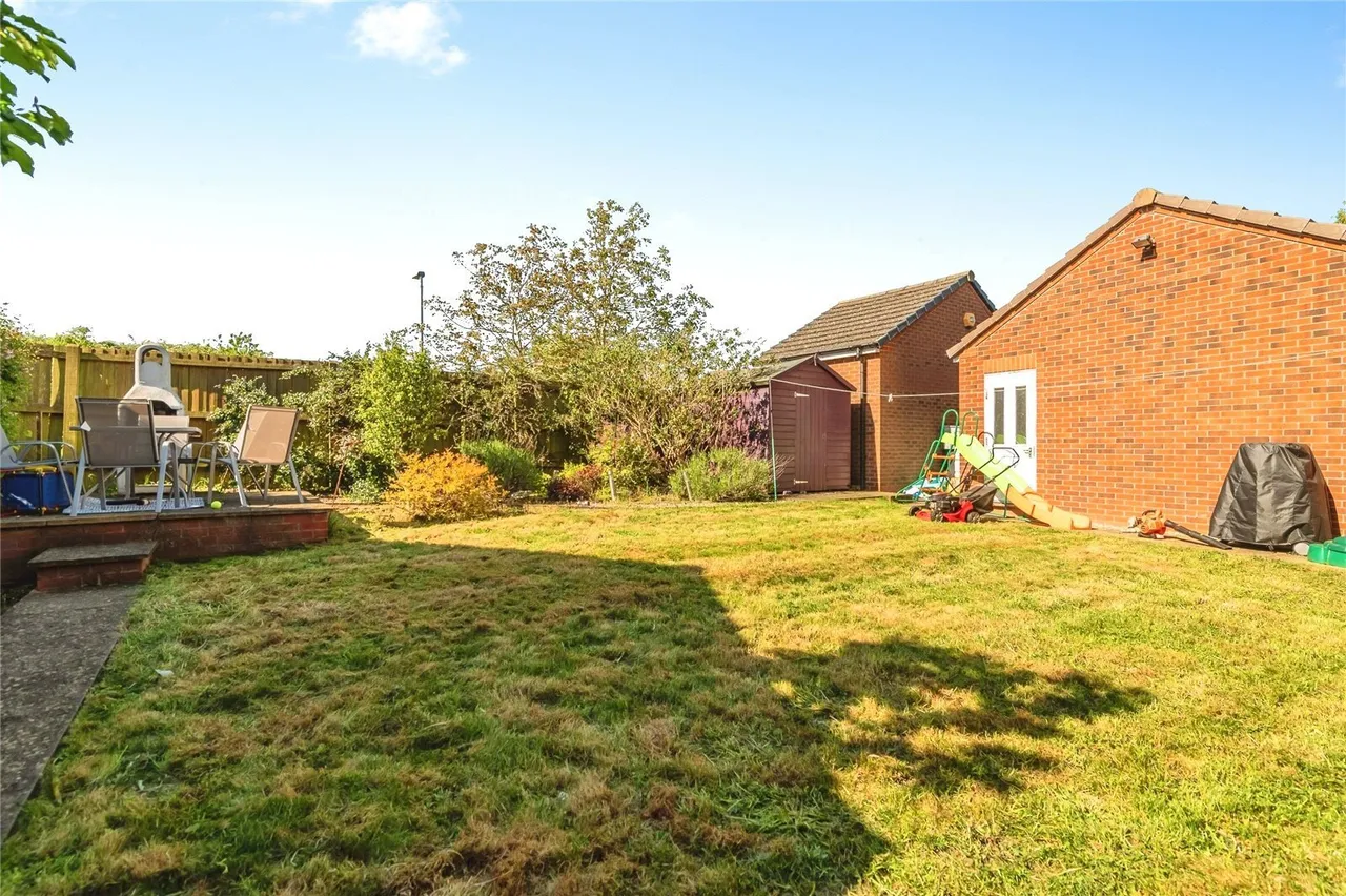 Calder Gardens, Bingham, NG13, photo 4