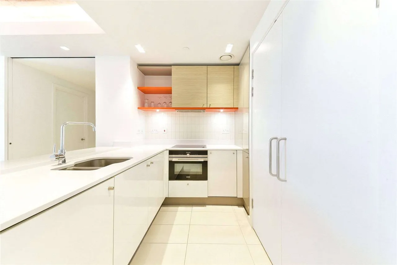 Tidal Basin Road, London, E16, photo 5