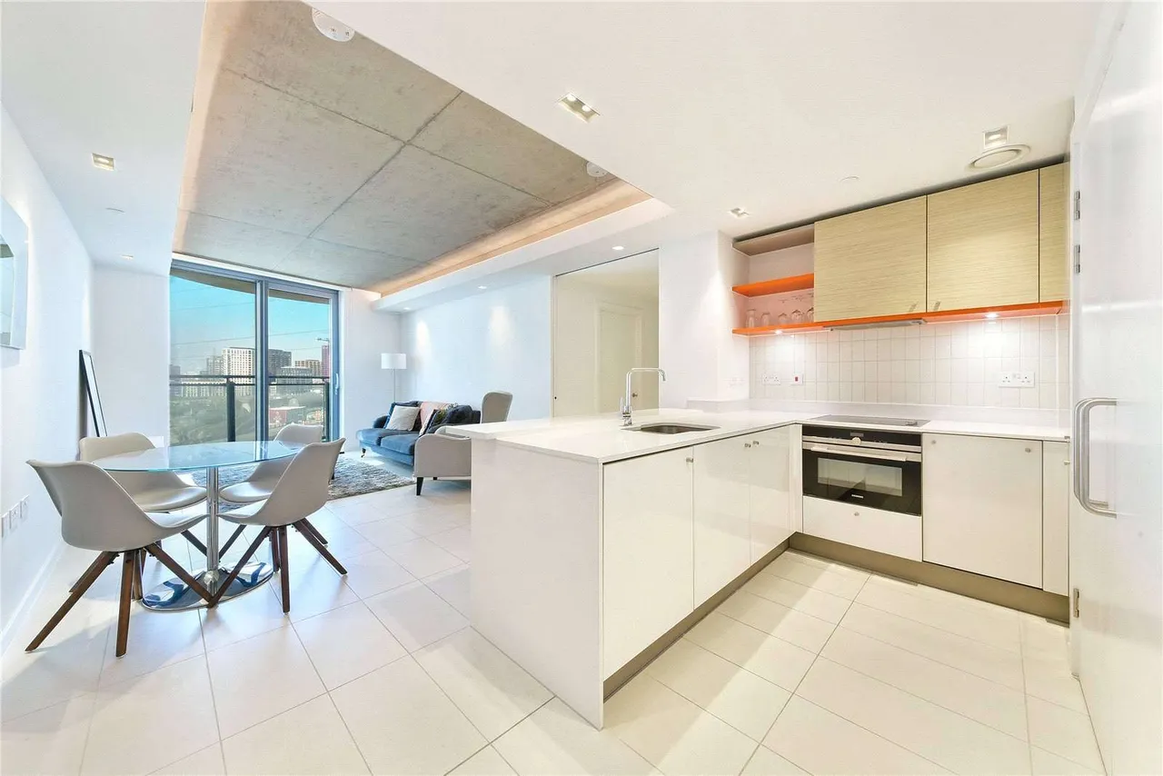 1 bed flat to rent, Tidal Basin Road, London, E16