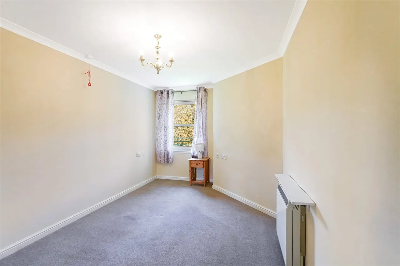 Bishop's Gate, 20 Kenmure Drive, Glasgow, East Dunbartonshire, G64, photo 9