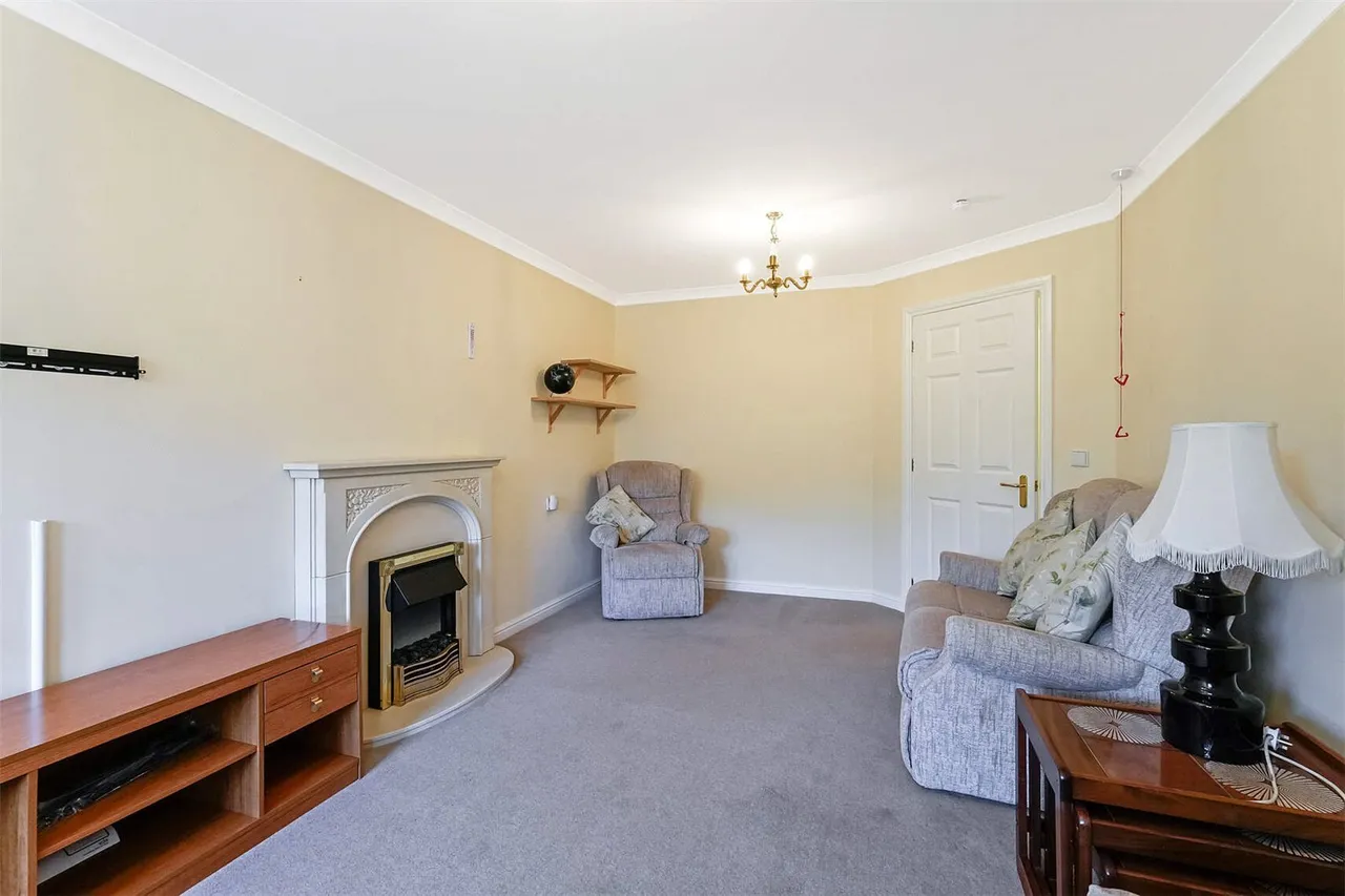 Bishop's Gate, 20 Kenmure Drive, Glasgow, East Dunbartonshire, G64, photo 5