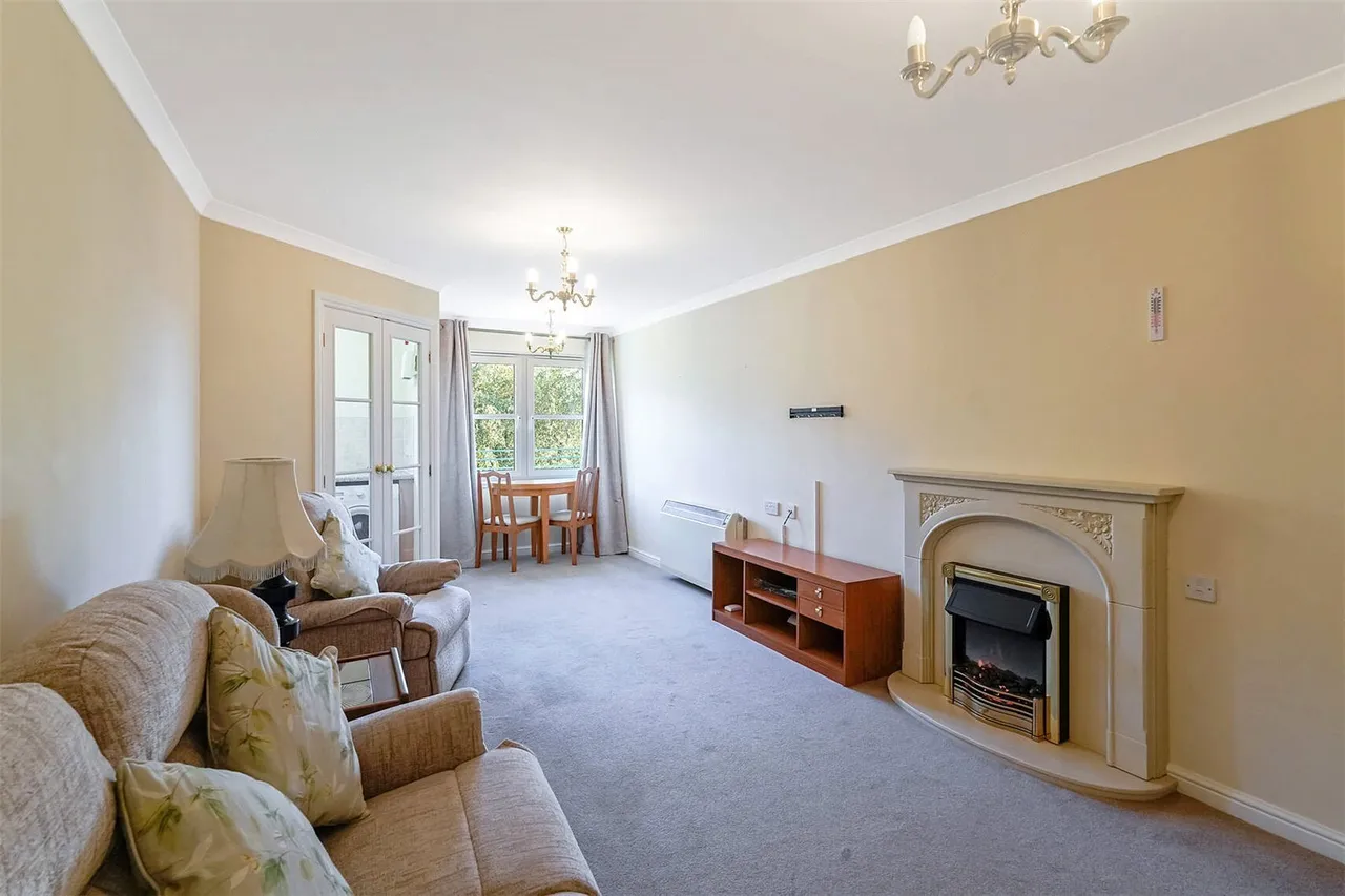 Bishop's Gate, 20 Kenmure Drive, Glasgow, East Dunbartonshire, G64, photo 4