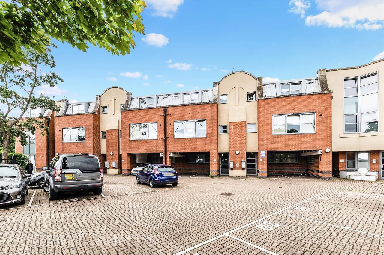 Barnsbury Lane, Surbiton, KT5, photo 11