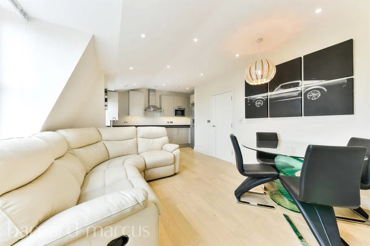 Barnsbury Lane, Surbiton, KT5, photo 3