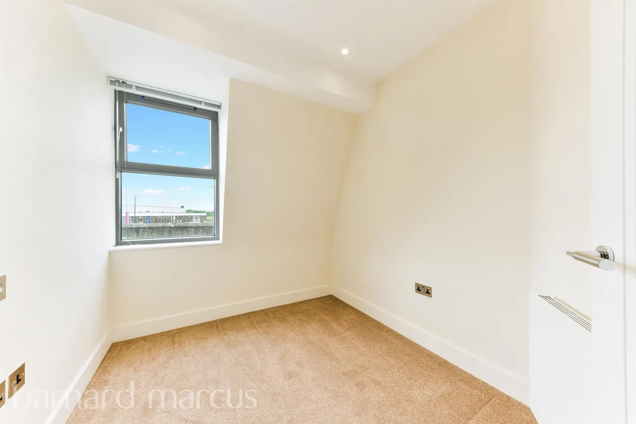 Barnsbury Lane, Surbiton, KT5, photo 9