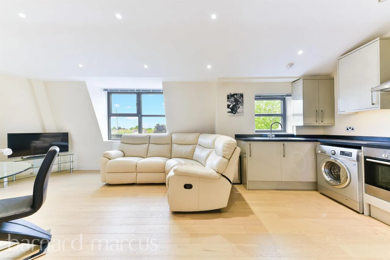 Barnsbury Lane, Surbiton, KT5, photo 2