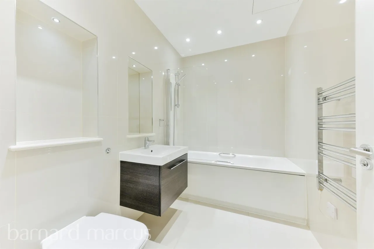 Barnsbury Lane, Surbiton, KT5, photo 10