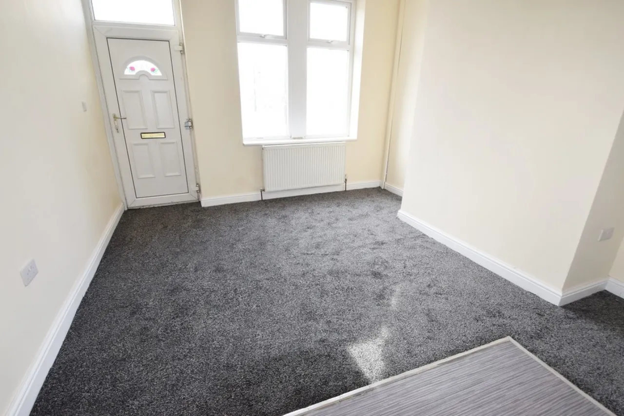 Bradford Road, Keighley, photo 4