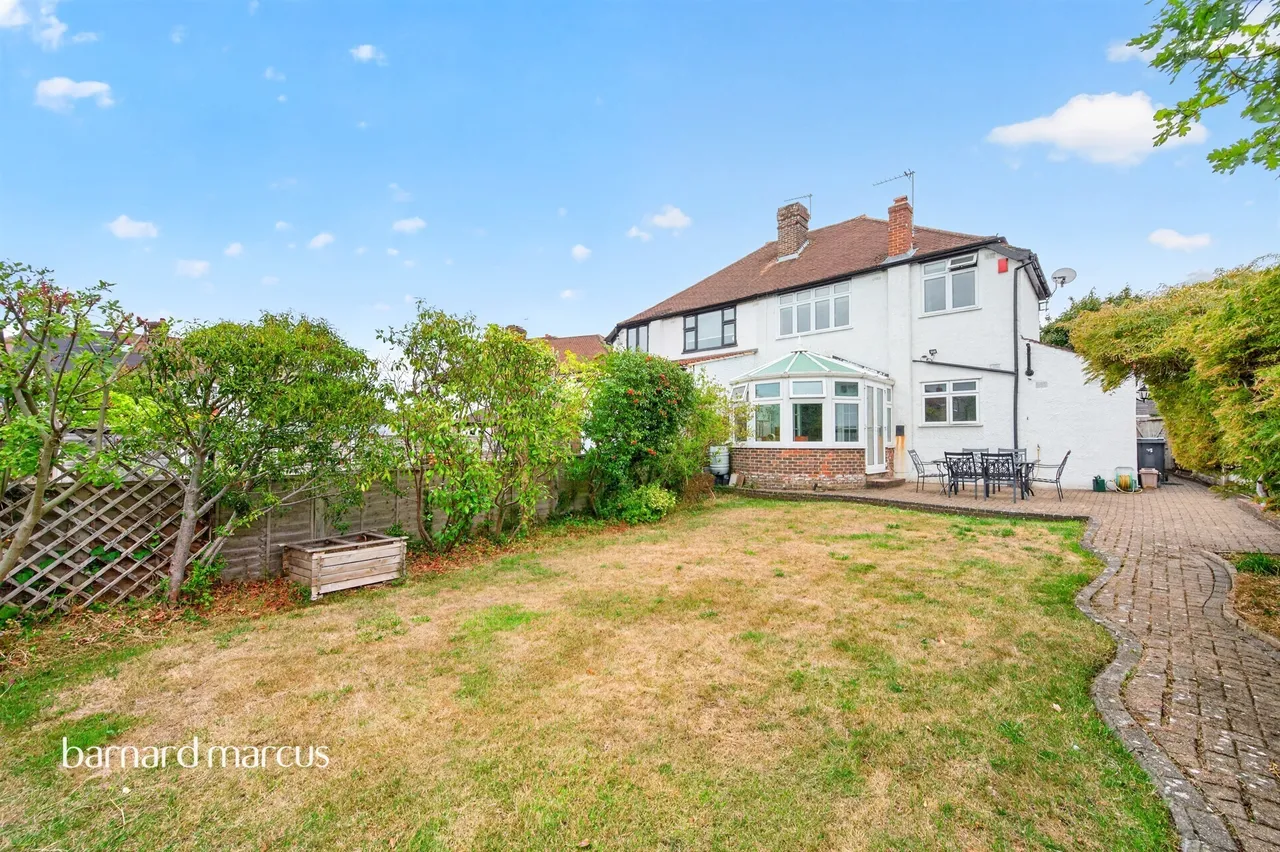 Leyfield, Worcester Park, KT4, photo 20