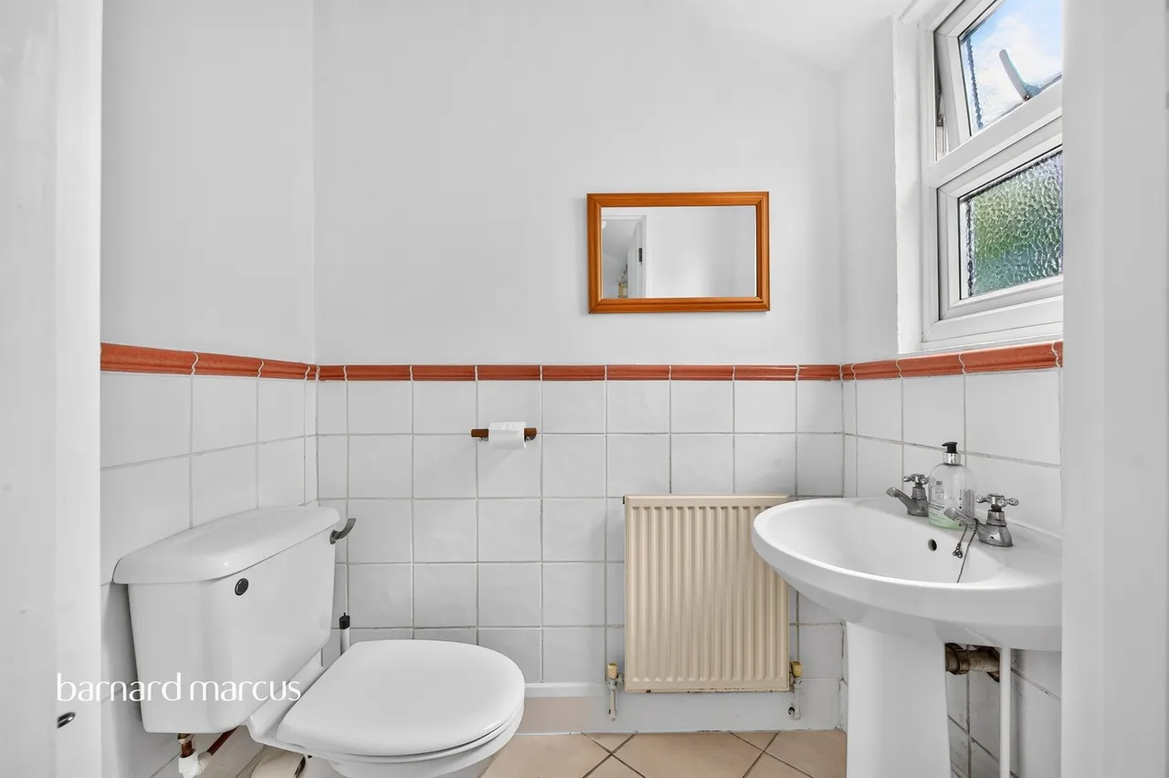 Leyfield, Worcester Park, KT4, photo 13