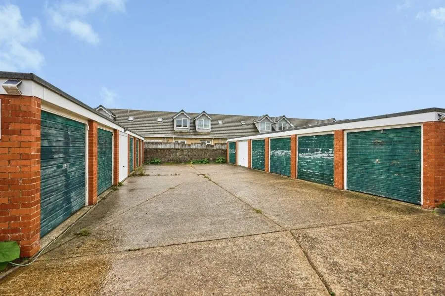 East Yar Road, Sandown, PO36, photo 12
