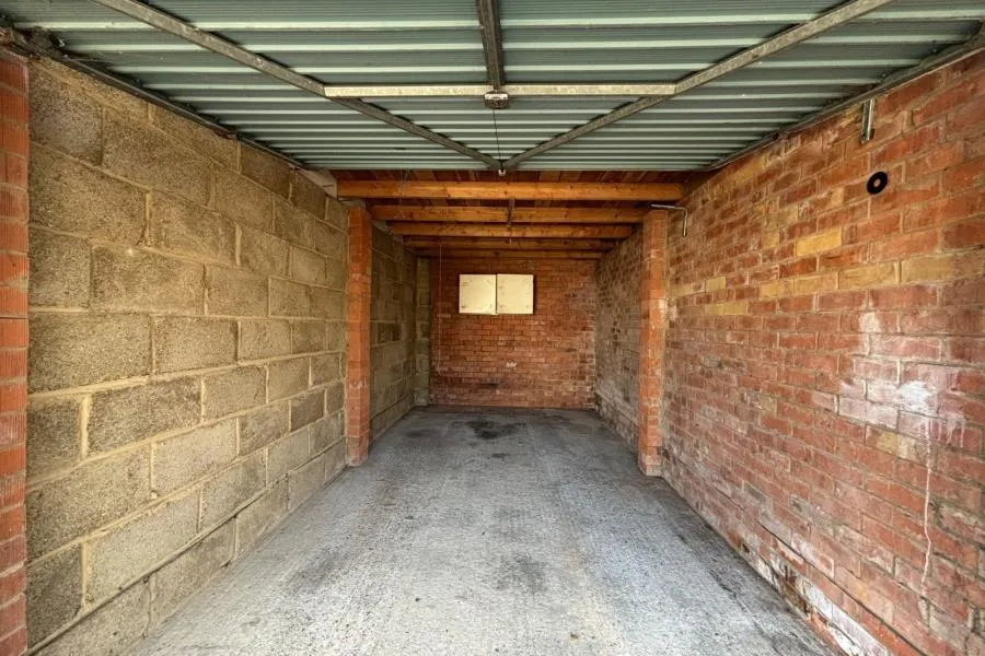East Yar Road, Sandown, PO36, photo 13