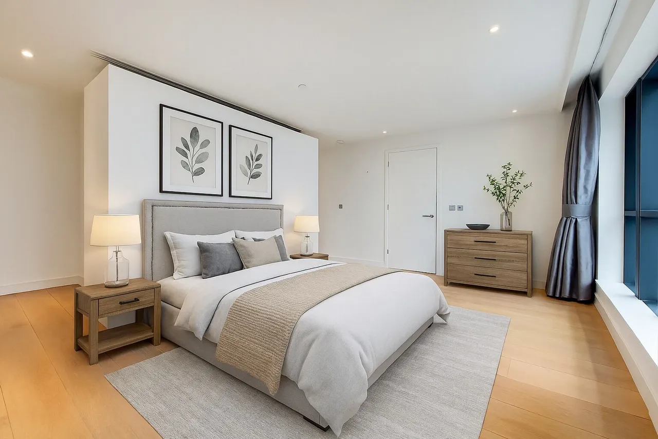 1701 Park Vista Tower, 5 Cobblestone Square, London, photo 4