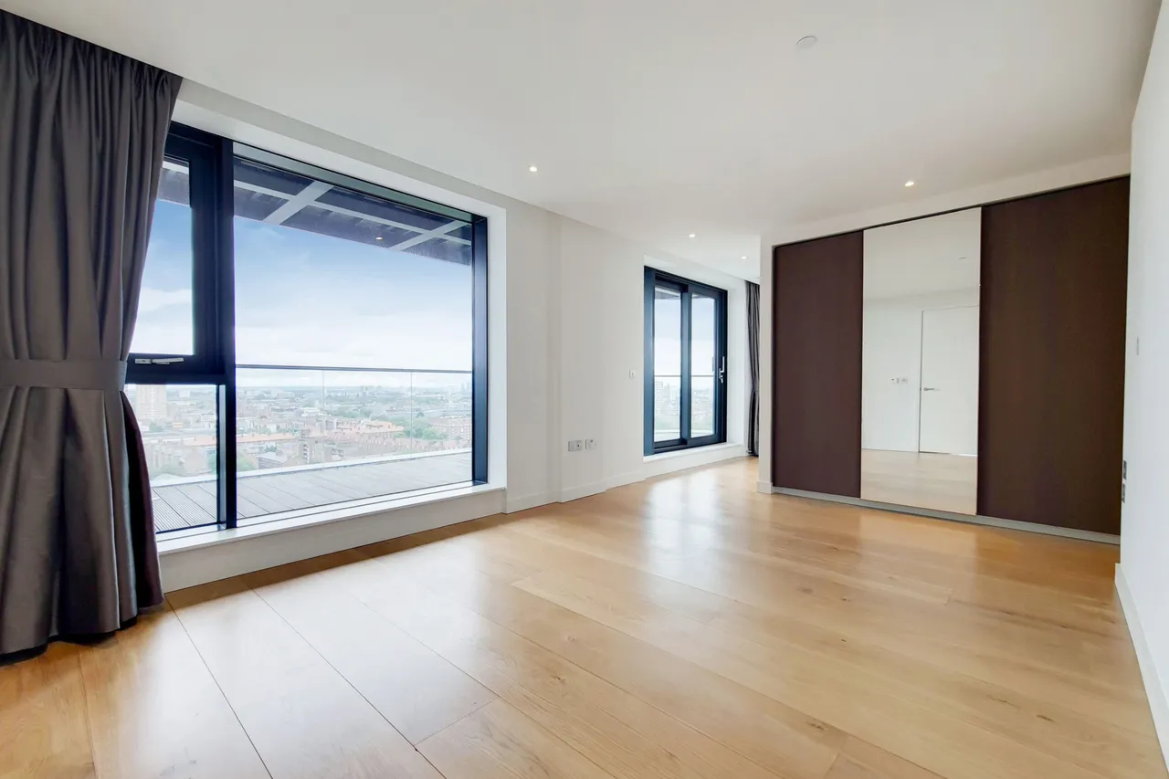 1701 Park Vista Tower, 5 Cobblestone Square, London, photo 9