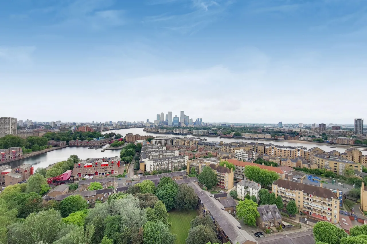 1701 Park Vista Tower, 5 Cobblestone Square, London, photo 5