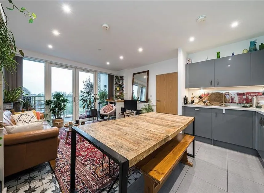 2 bed flat for sale — Goodwood Road, New Cross, SE14