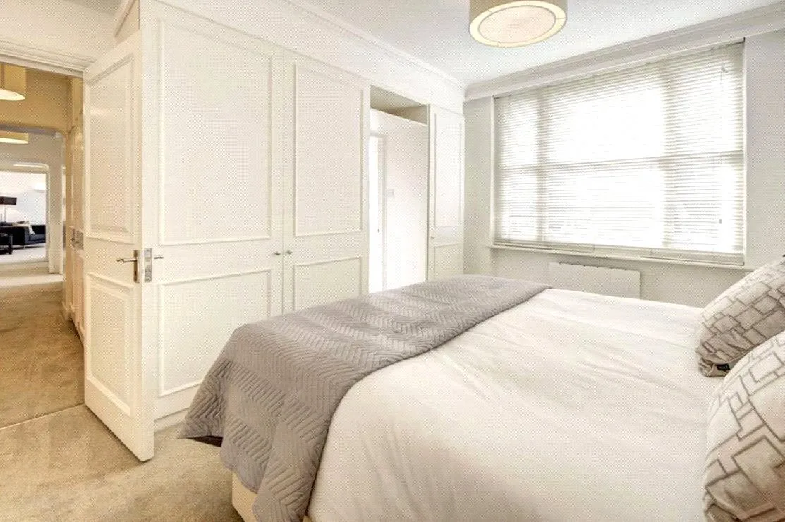 Hill Street, London, W1J, photo 5
