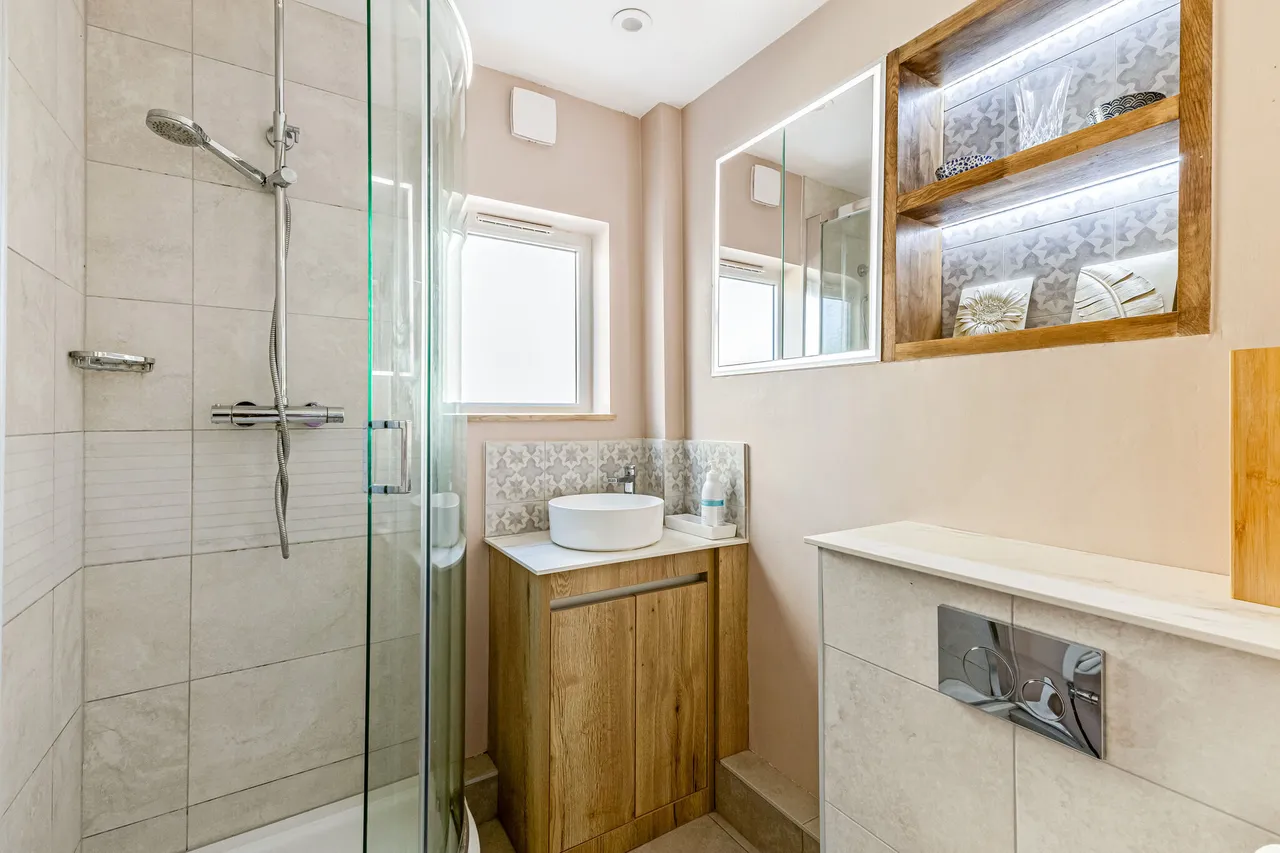 Down Ampney, Cirencester, GL7, photo 10