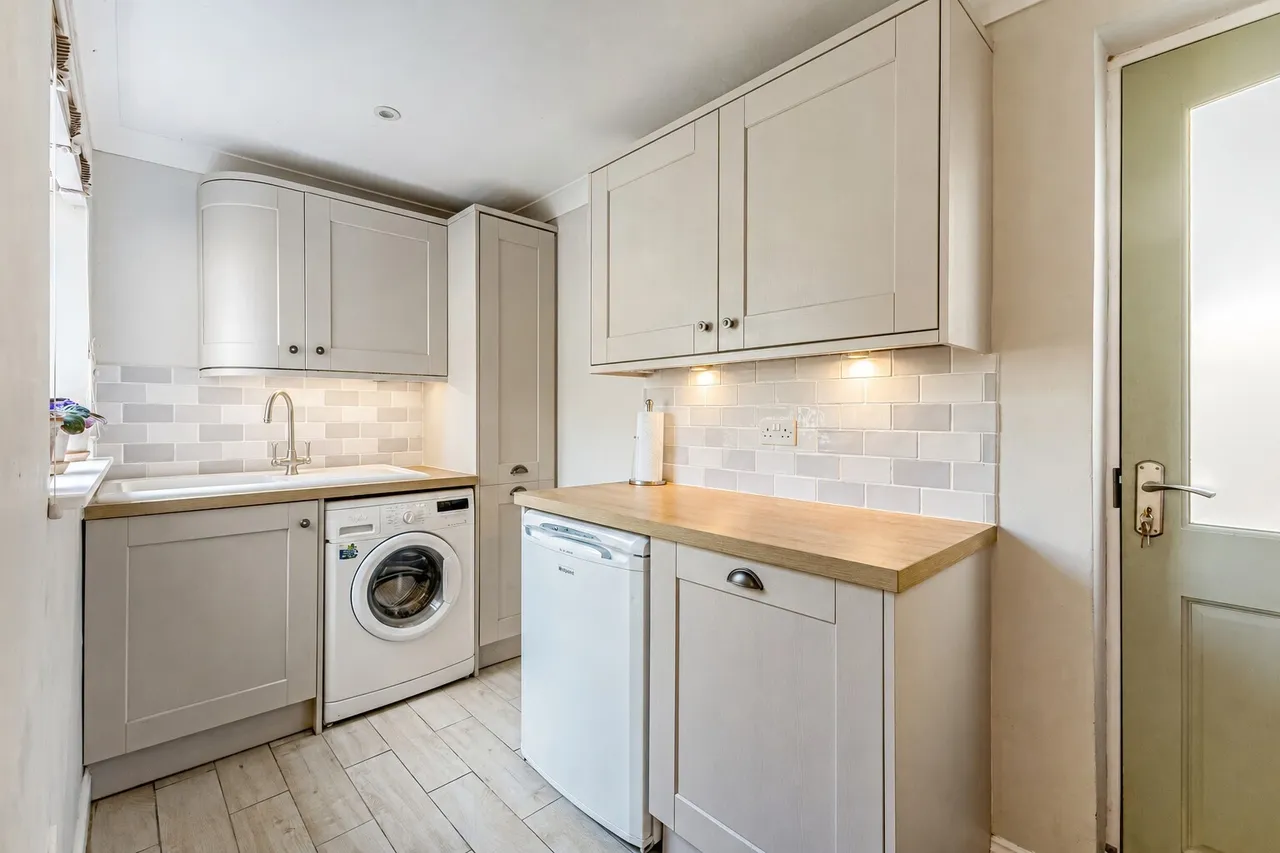 Down Ampney, Cirencester, GL7, photo 12