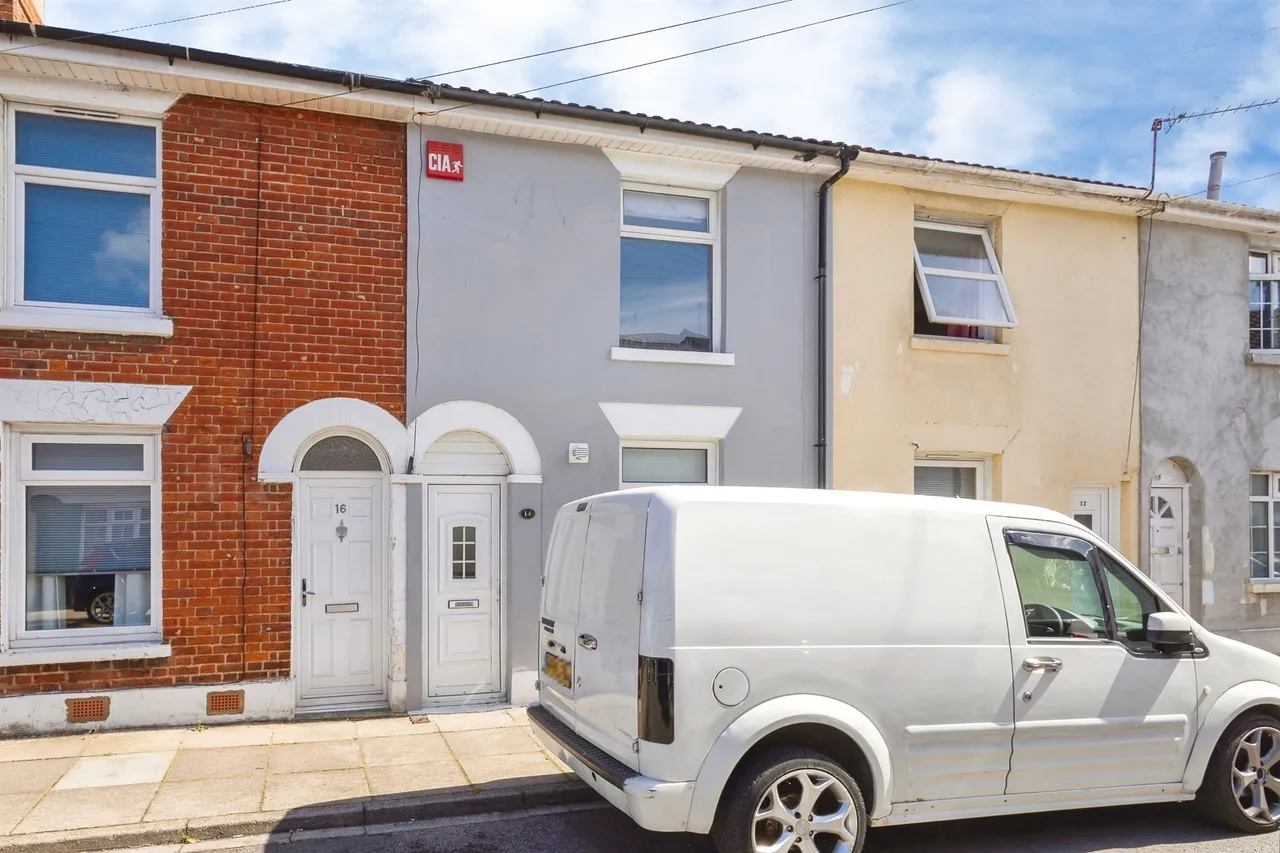 2 bed house for sale — Oxford Road, Southsea