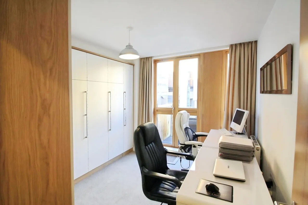 Wharf Approach, Leeds, LS1, photo 6