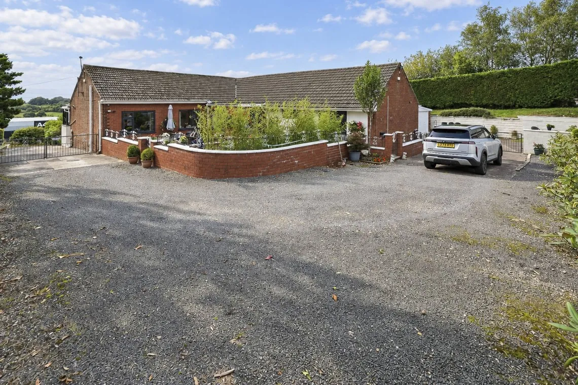 Blackburn Road, Chorley, PR6, photo 2