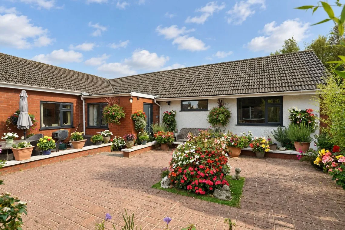Blackburn Road, Chorley, PR6, photo 5