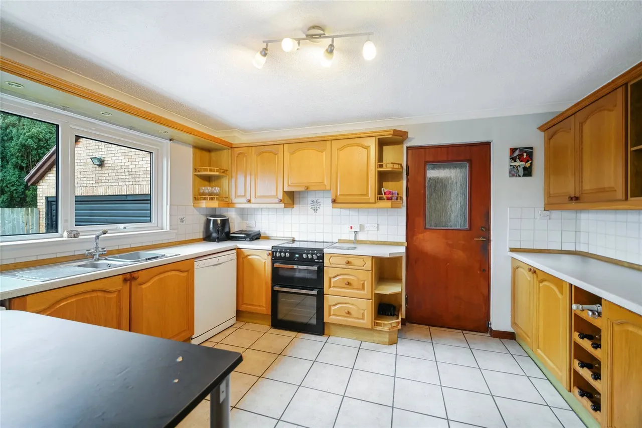 Easterton Avenue, Busby, Glasgow, East Renfrewshire, G76, photo 7