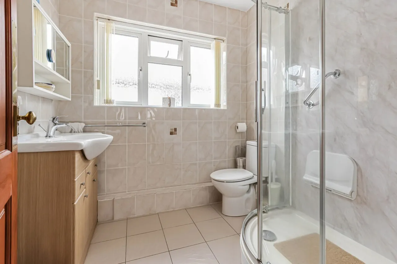 Harewood Avenue, Littledown, BH7, photo 13