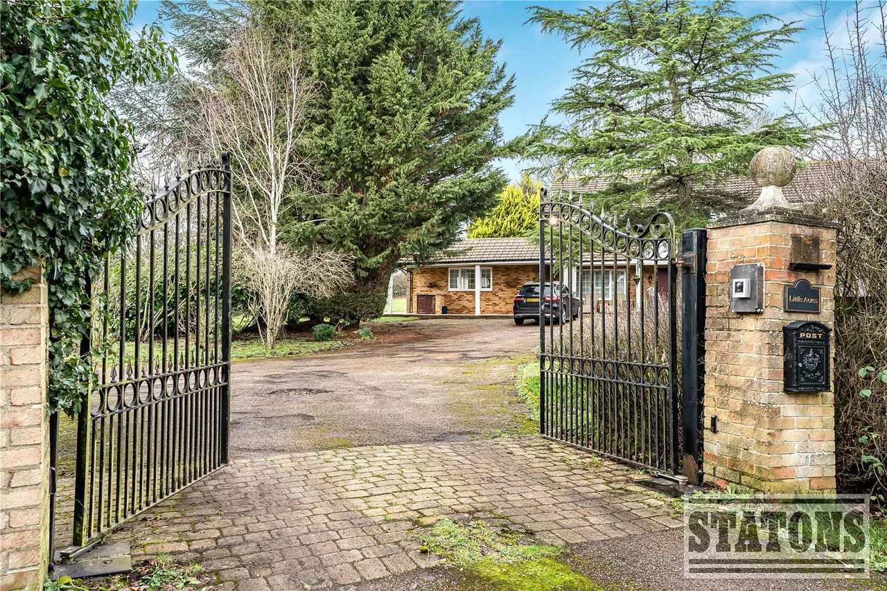 Foxes Lane, Welham Green, North Mymms, Hatfield, AL9 7BA, photo 6