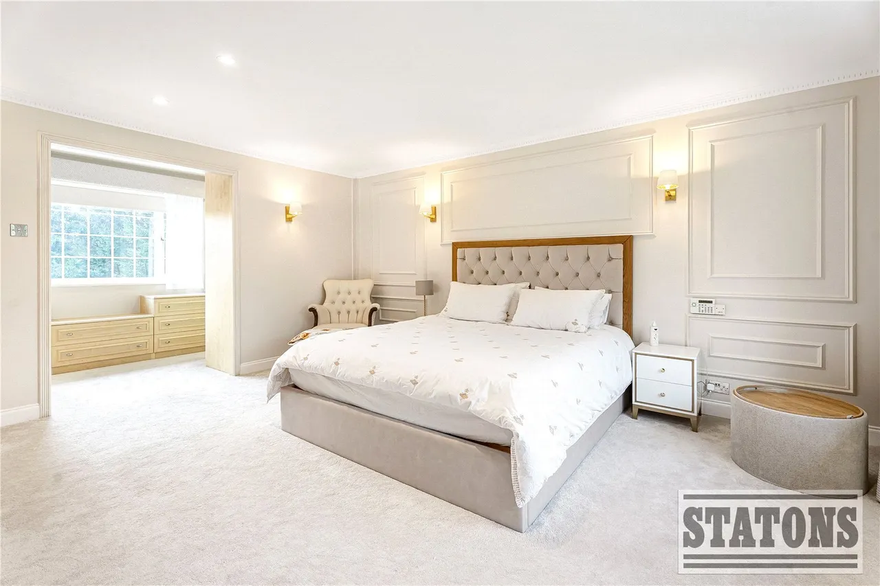 Foxes Lane, Welham Green, North Mymms, Hatfield, AL9 7BA, photo 25