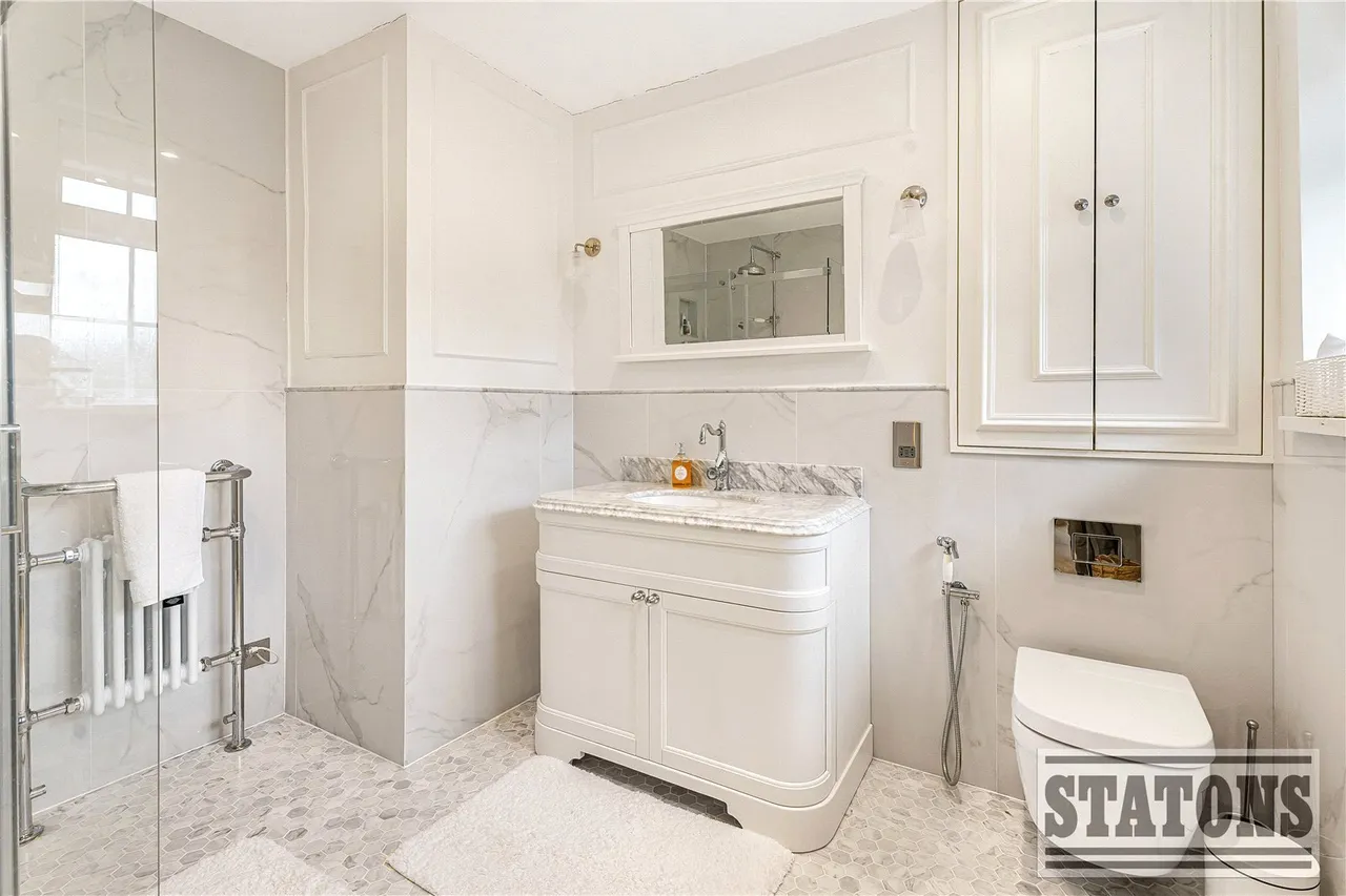 Foxes Lane, Welham Green, North Mymms, Hatfield, AL9 7BA, photo 23