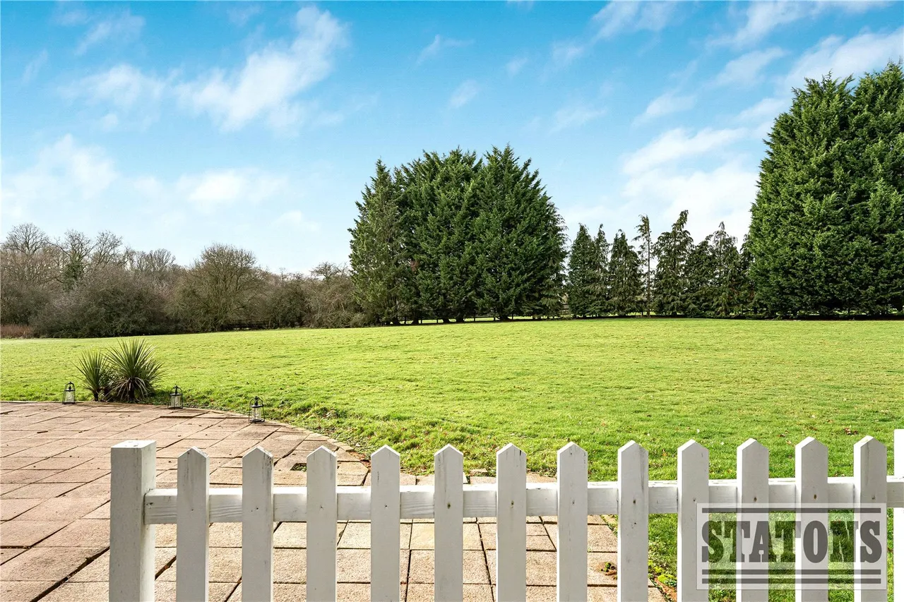 Foxes Lane, Welham Green, North Mymms, Hatfield, AL9 7BA, photo 39