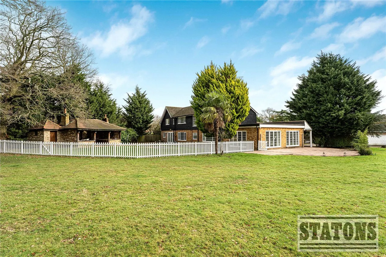 Foxes Lane, Welham Green, North Mymms, Hatfield, AL9 7BA, photo 38
