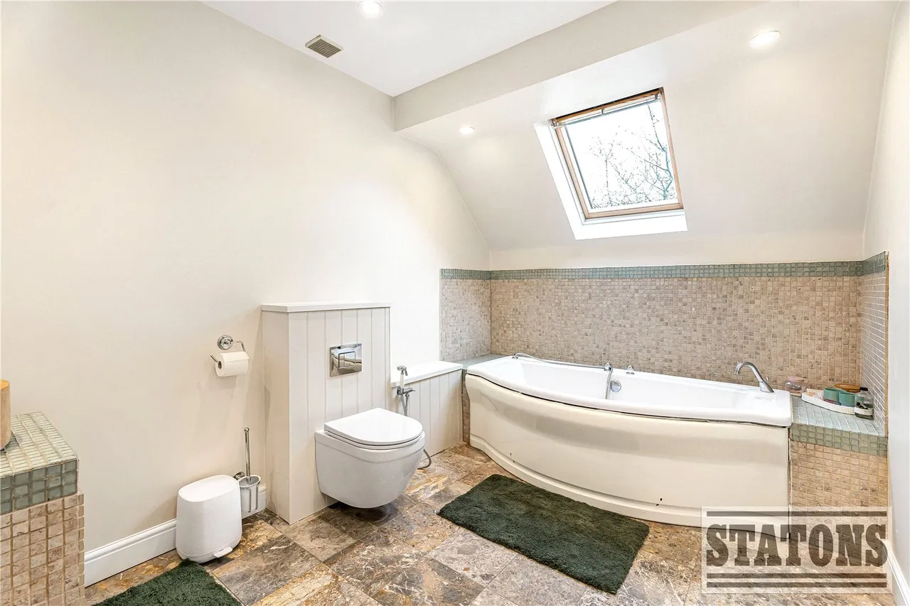 Foxes Lane, Welham Green, North Mymms, Hatfield, AL9 7BA, photo 29