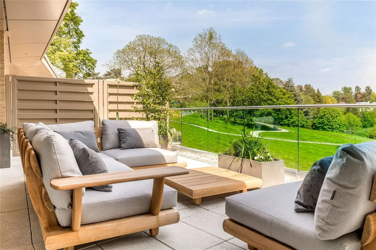 Sunningdale Park, Larch Avenue, Sunningdale, Berkshire, SL5 0AR, photo 9