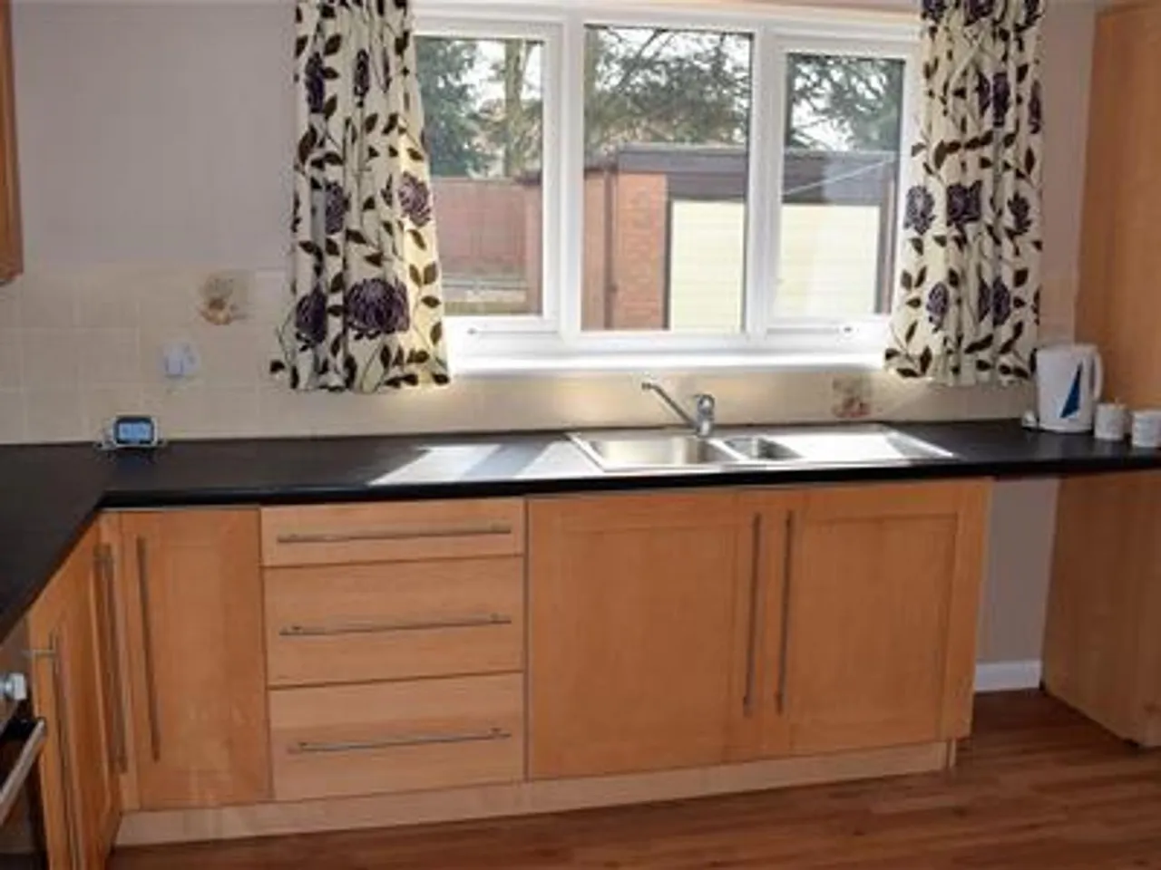 School Lane, Bonby, DN20, photo 3