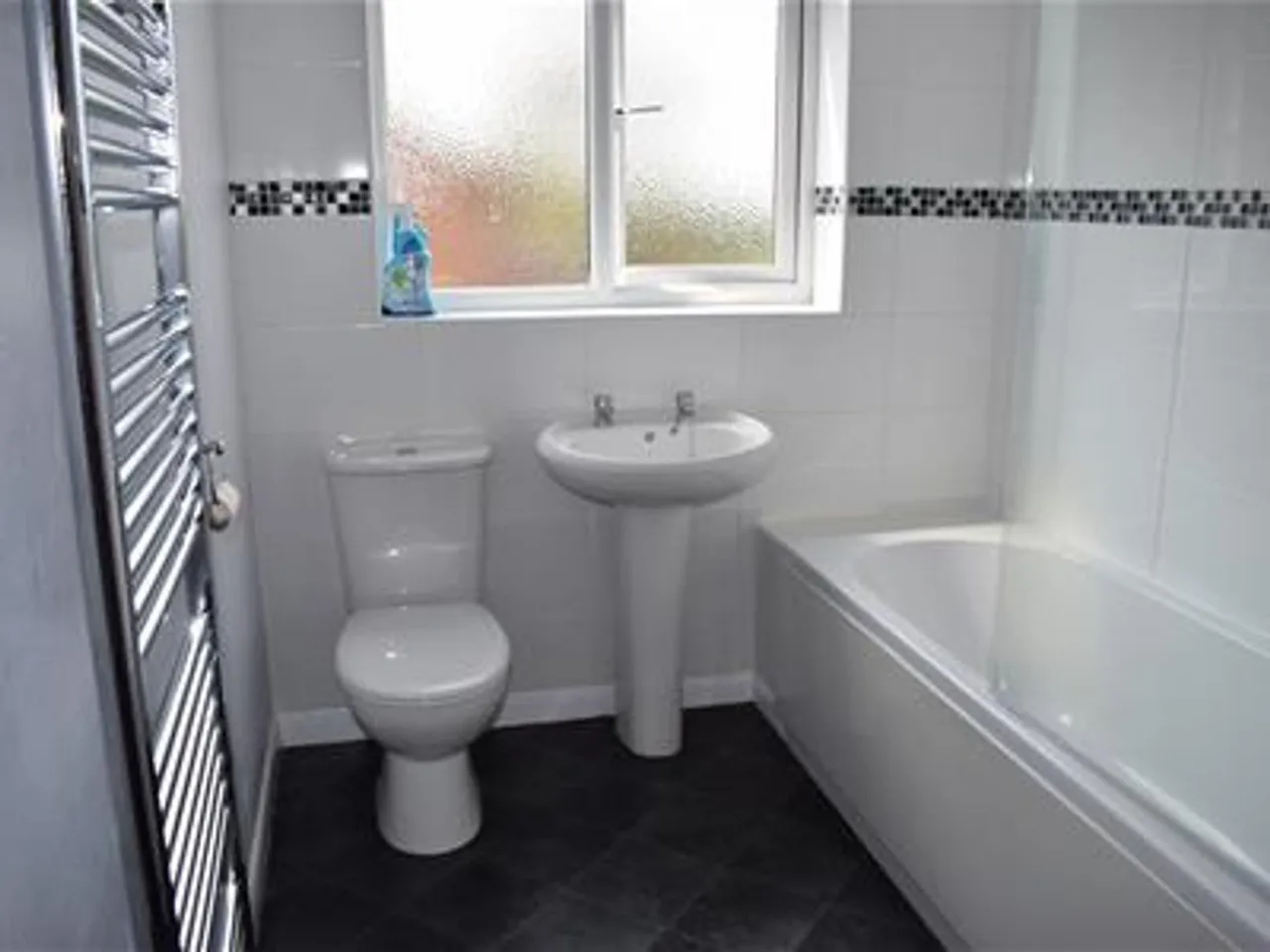 School Lane, Bonby, DN20, photo 6