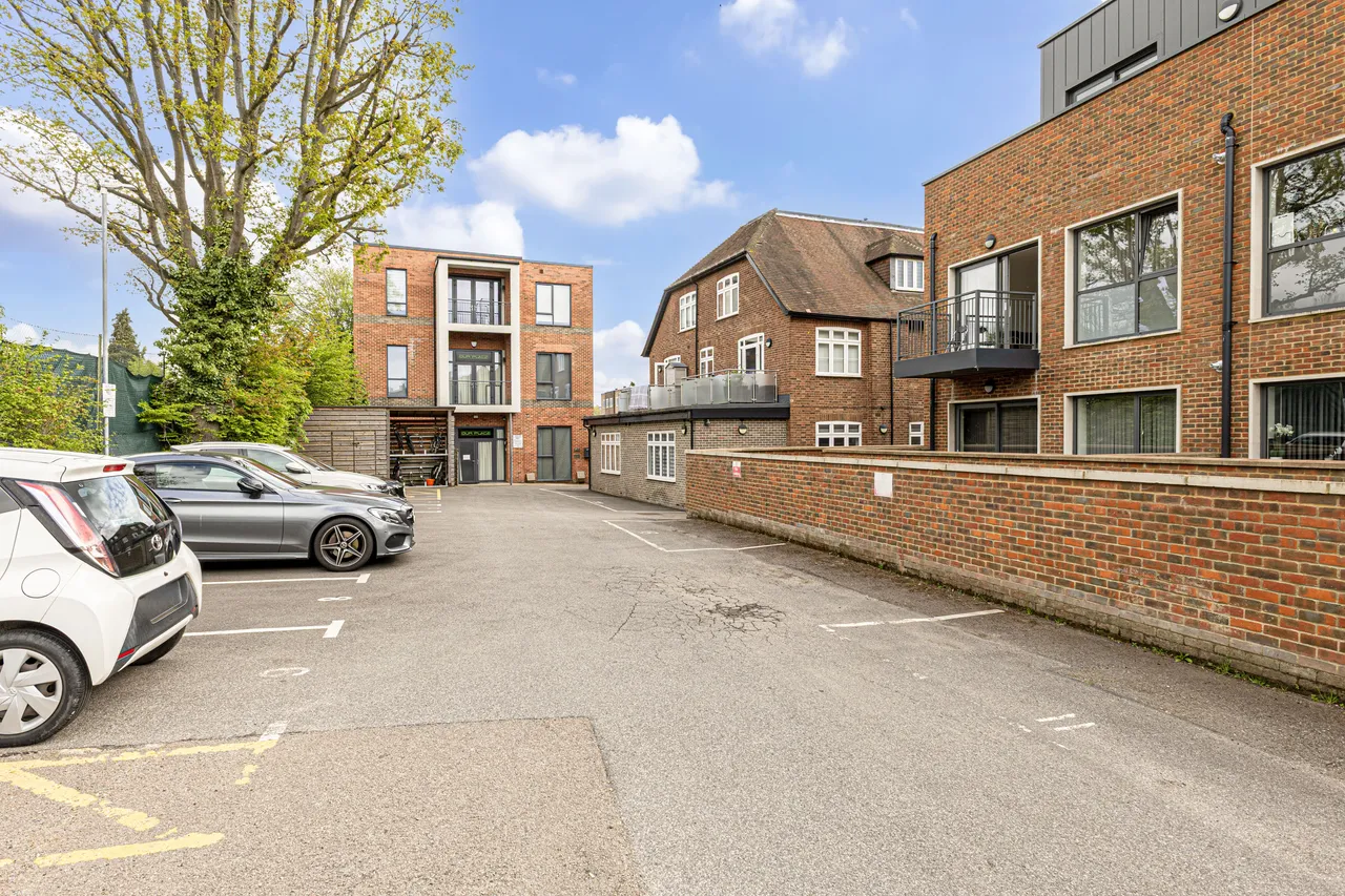 Pynnacles Close, Stanmore, HA7, photo 9