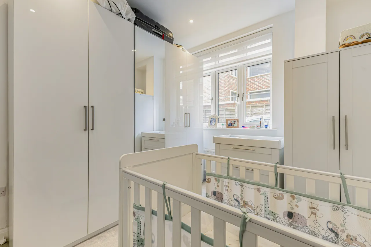 Pynnacles Close, Stanmore, HA7, photo 11