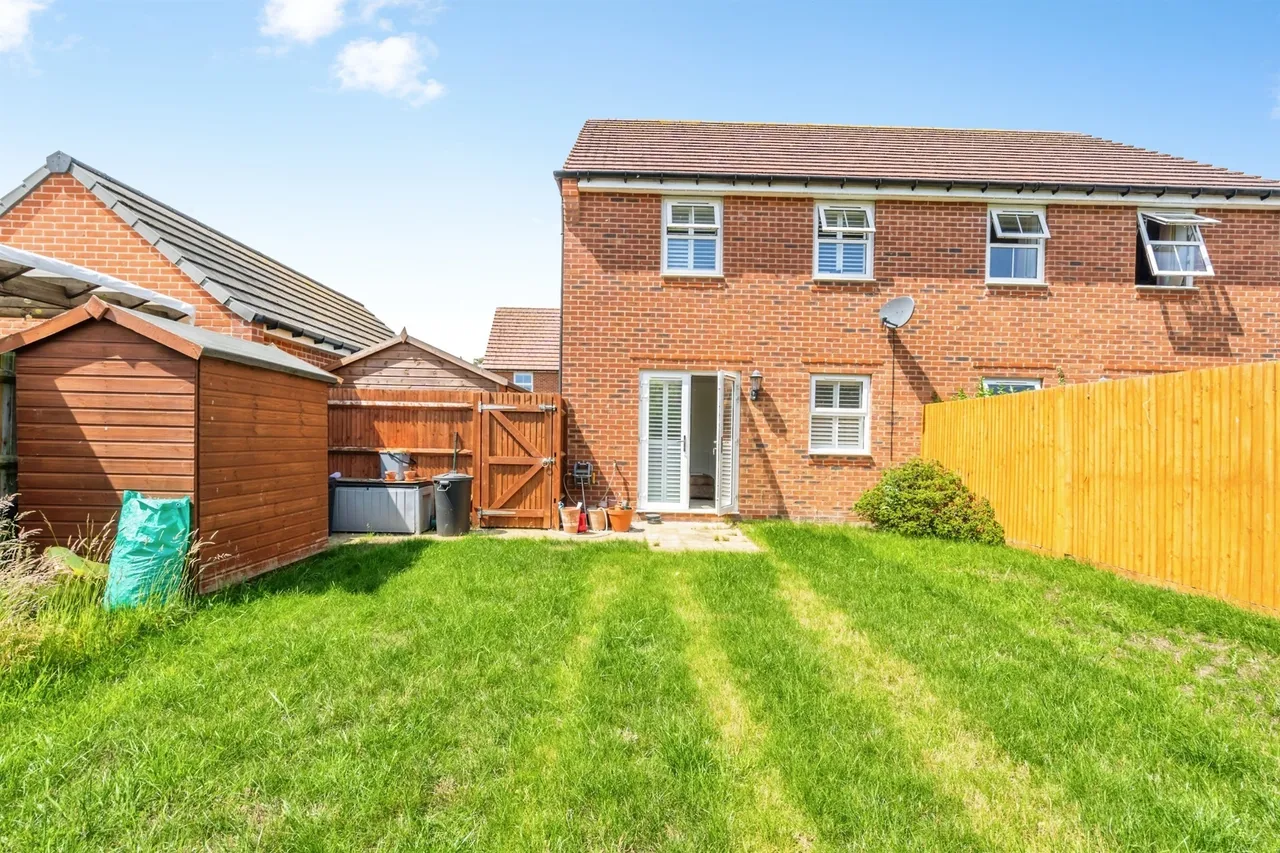 Toop Gardens, Aldingbourne, PO20, photo 2