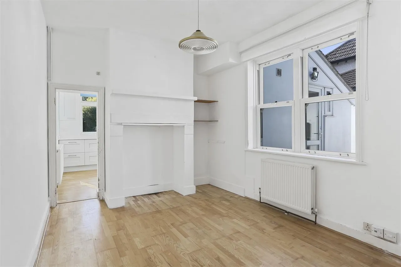 Meadowside Road, Cheam, SM2 7PF, photo 6