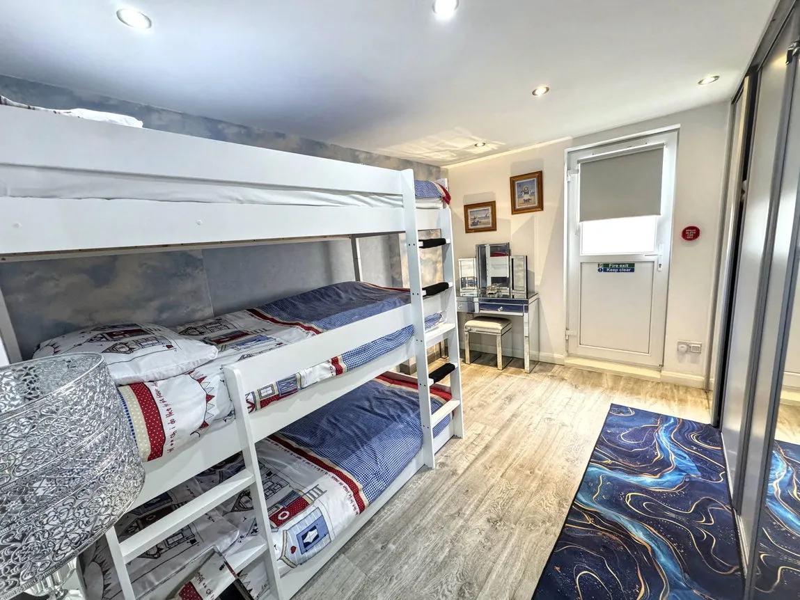 Arnold Gardens, Kinmel Bay, Conwy, LL18 5NH, photo 11