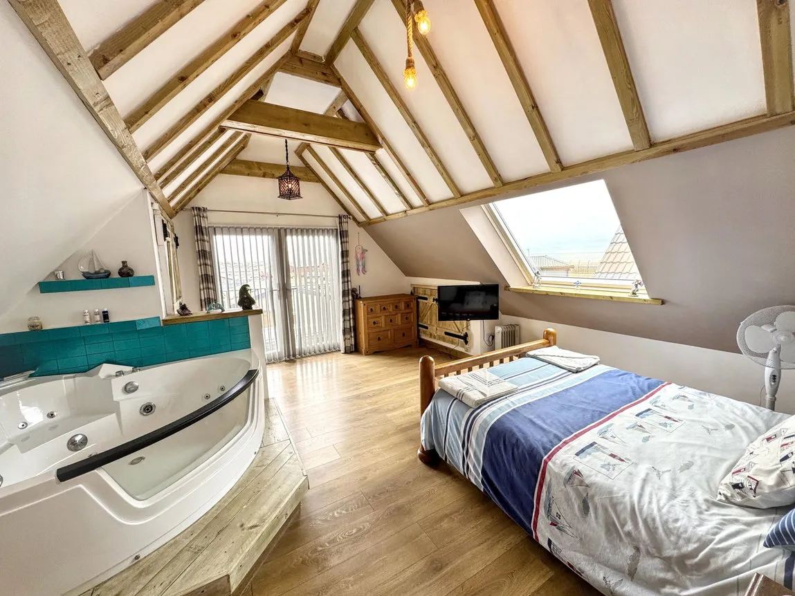 Arnold Gardens, Kinmel Bay, Conwy, LL18 5NH, photo 4