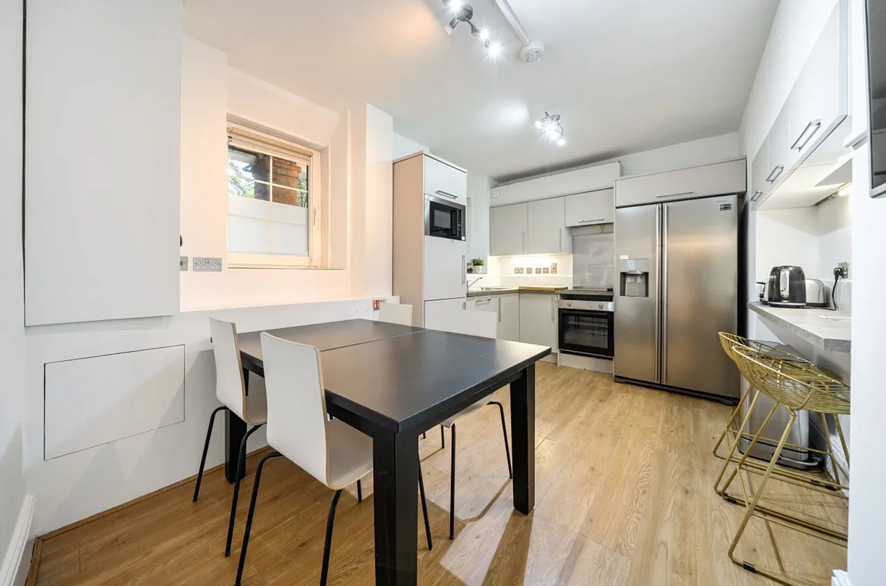 Meadow Road, London, SW8, photo 11