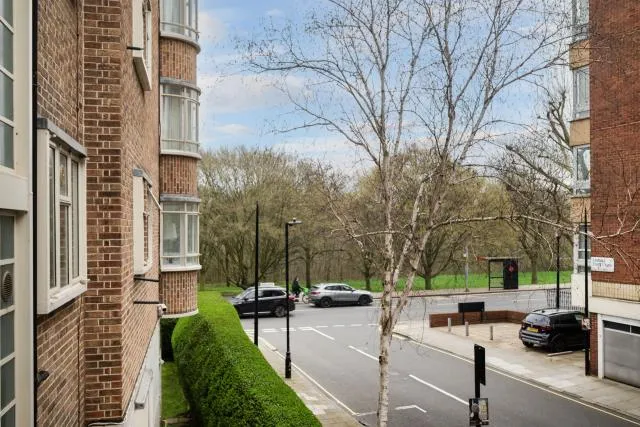 Prince Albert Road, London, NW8, photo 14