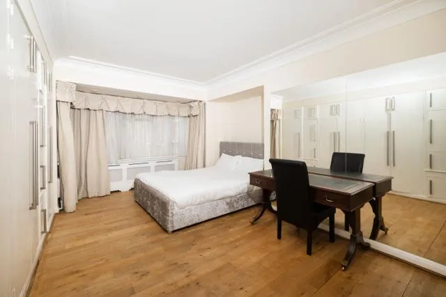 Prince Albert Road, London, NW8, photo 6