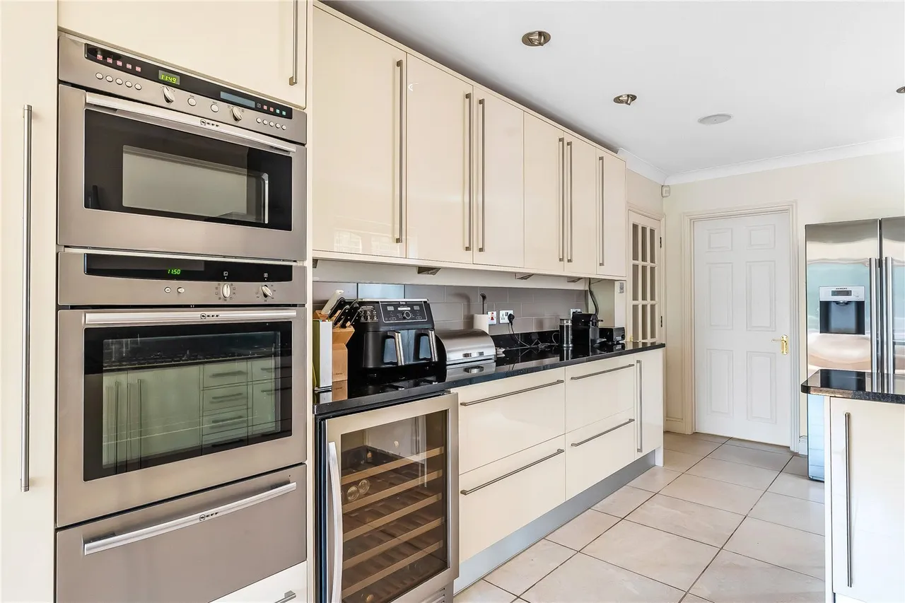 Raglan Road, Reigate, RH2, photo 7