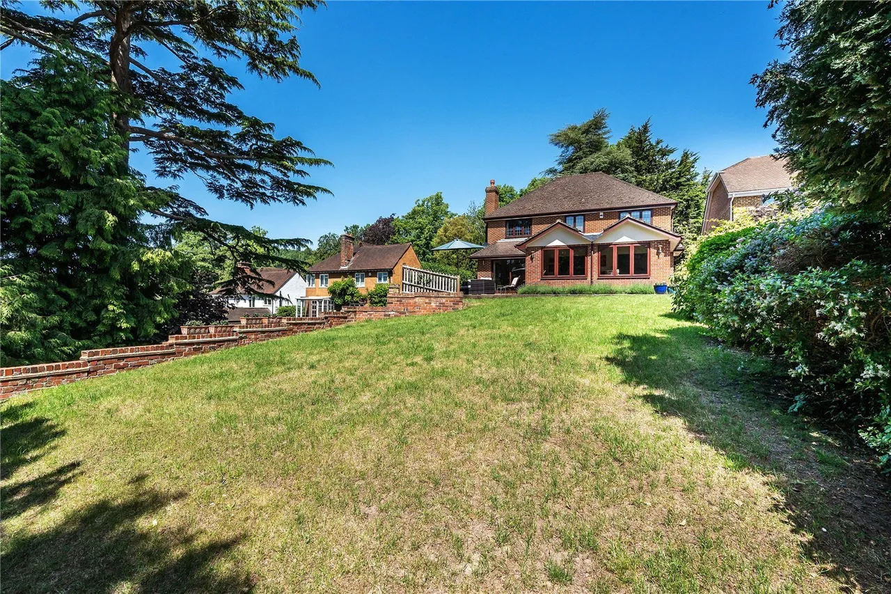 Raglan Road, Reigate, RH2, photo 17
